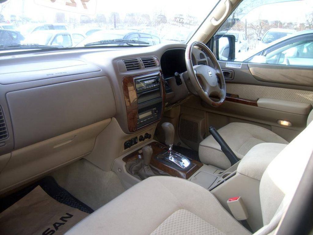2003 Nissan Safari