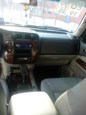 2003 Nissan Safari