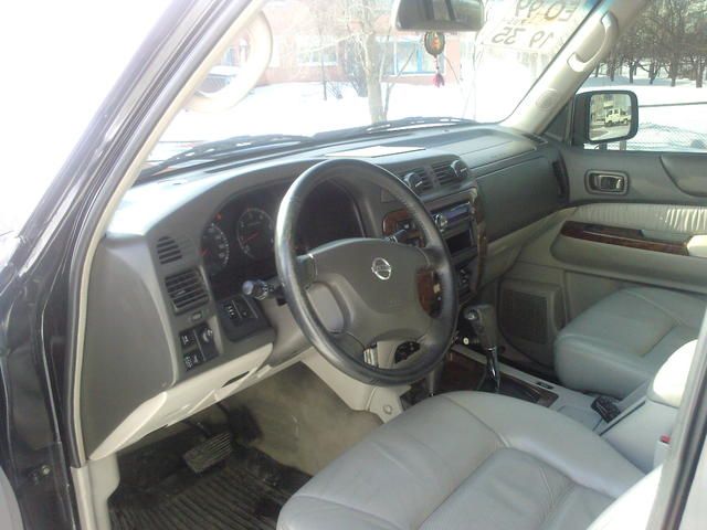 2003 Nissan Safari