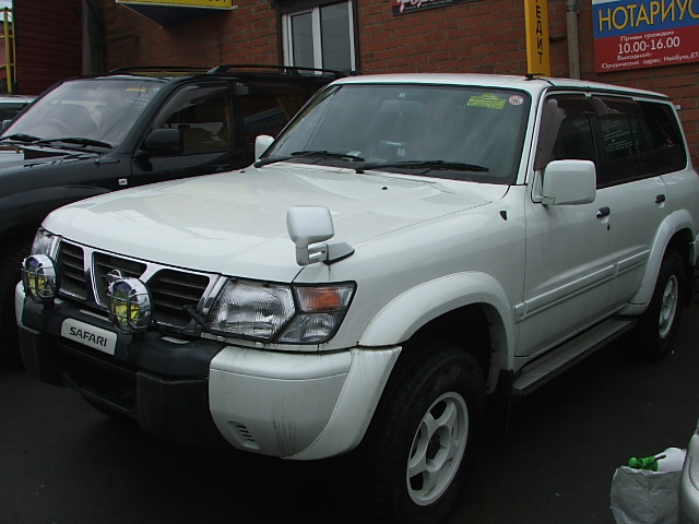 2003 Nissan Safari