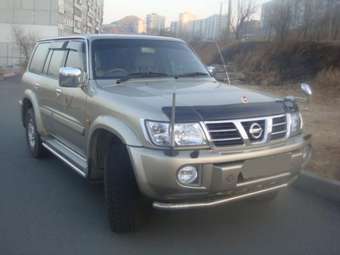 2003 Nissan Safari Photos