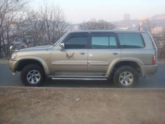 2003 Nissan Safari Photos