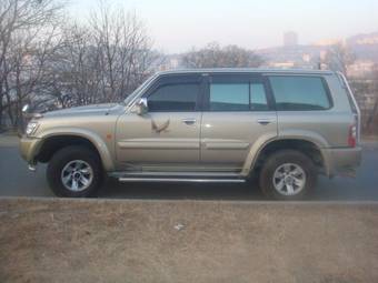 2003 Nissan Safari Pictures