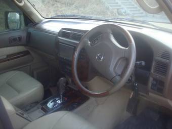 2003 Nissan Safari Pictures