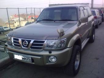 2003 Nissan Safari Photos