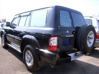 2003 Nissan Safari Pictures