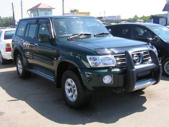 2003 Nissan Safari Pics