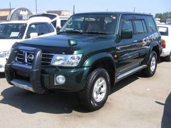 2003 Nissan Safari Pictures