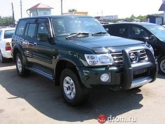 2003 Nissan Safari Pics