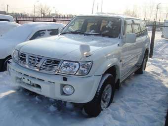 2004 Nissan Safari Pictures