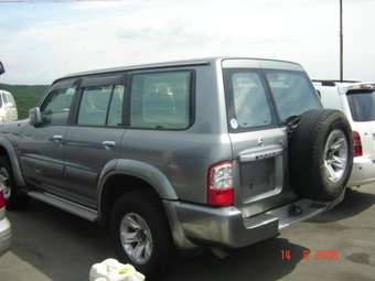2004 Nissan Safari Pictures