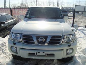 2004 Nissan Safari Pics