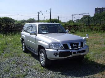 2004 Nissan Safari Pictures
