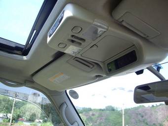 2004 Nissan Safari Pictures