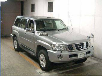 2004 Nissan Safari Photos