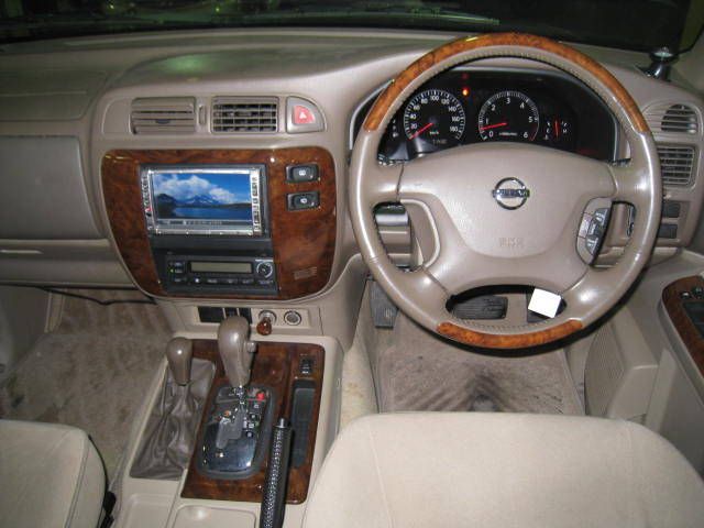 2005 Nissan Safari