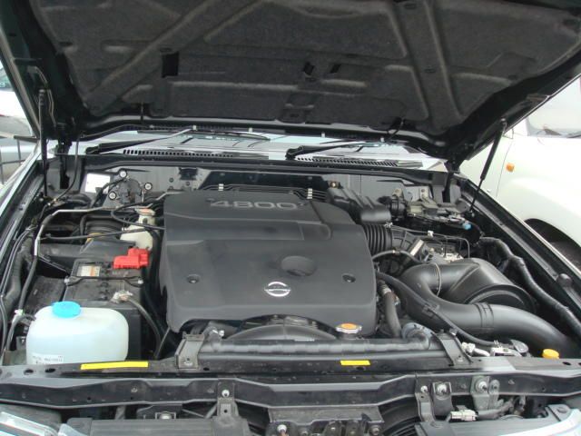 2005 Nissan Safari