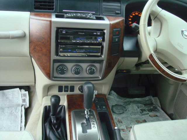 2005 Nissan Safari