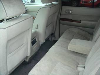 2005 Nissan Safari Pictures