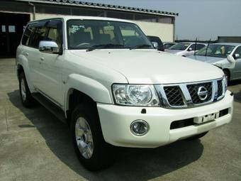 2005 Nissan Safari Photos