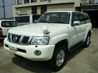 2005 Nissan Safari Pics