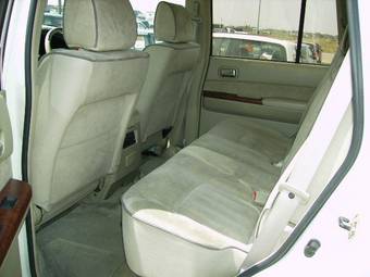 2005 Nissan Safari Images