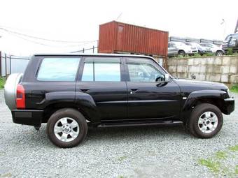 2005 Nissan Safari Pics