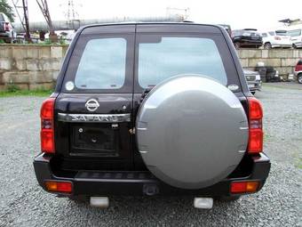 2005 Nissan Safari Pictures