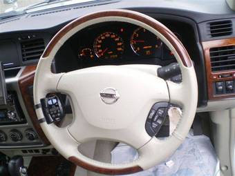 2006 Nissan Safari Photos