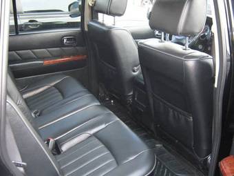 2007 Nissan Safari Photos