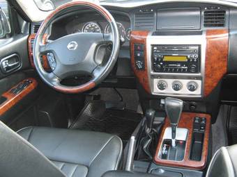 2007 Nissan Safari Pictures