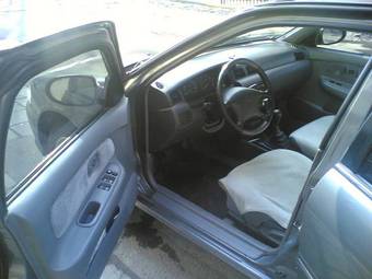 2000 Nissan Sentra Images