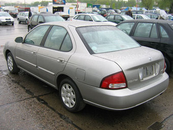 2001 Nissan Sentra Photos