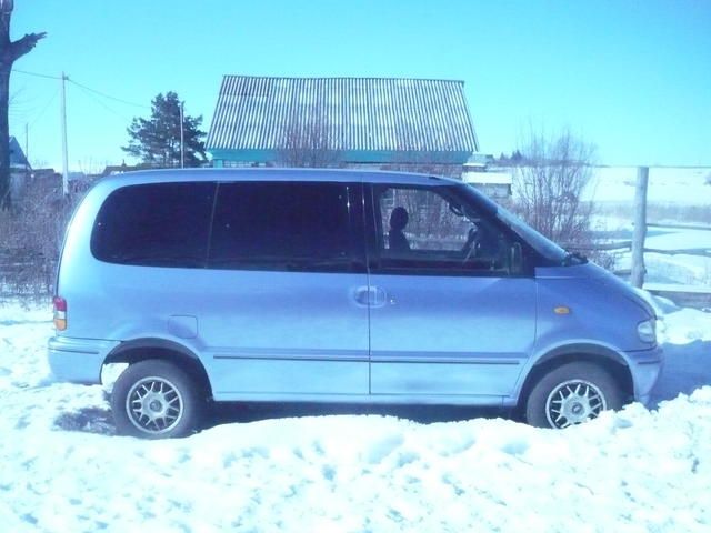 1992 Nissan Serena