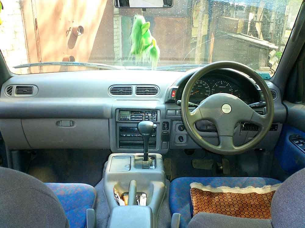 1993 Nissan Serena