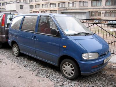 1993 Nissan Serena Pictures