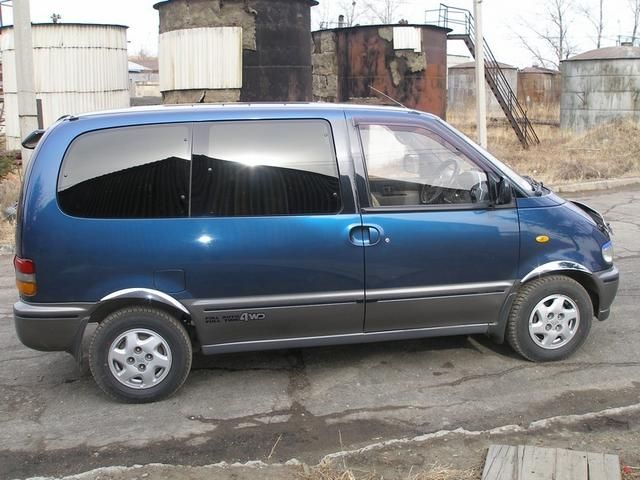 1994 Nissan Serena