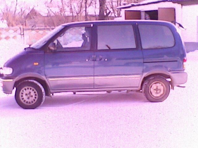 1995 Nissan Serena