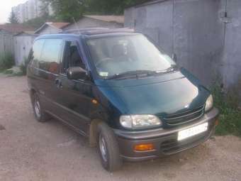 1997 Nissan Serena