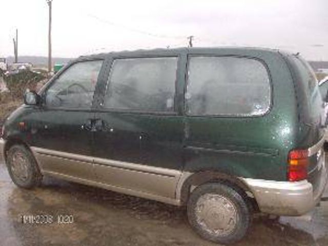 1997 Nissan Serena