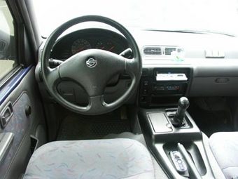 1997 Nissan Serena Images