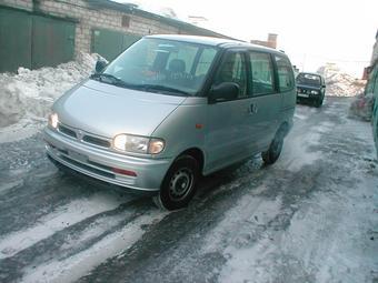 1998 Nissan Serena