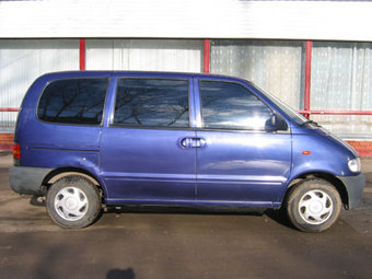 1998 Nissan Serena Pictures