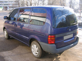 1998 Nissan Serena Photos