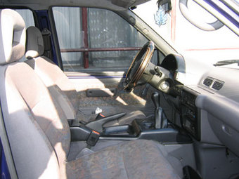 1998 Nissan Serena Photos