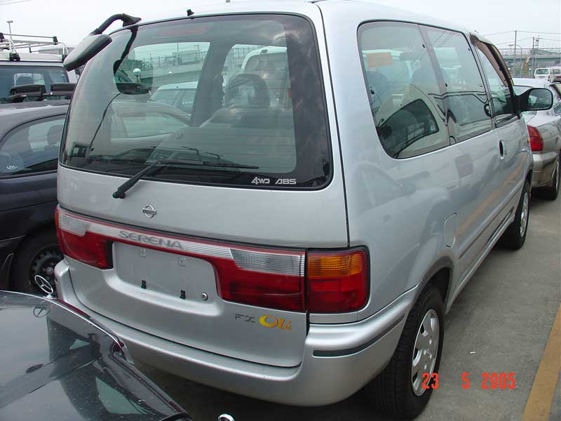 1998 Nissan Serena Pictures