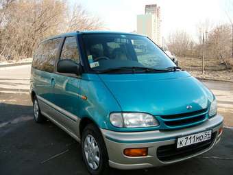 1998 Nissan Serena Photos