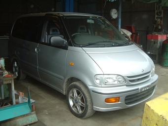 1999 Nissan Serena