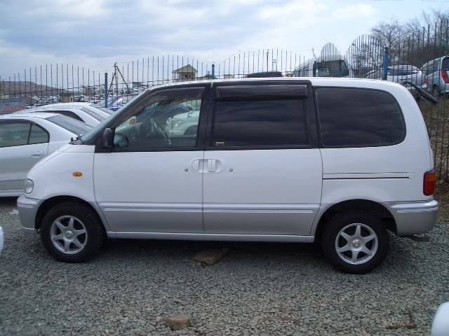 1999 Nissan Serena