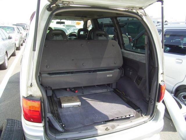 1999 Nissan Serena